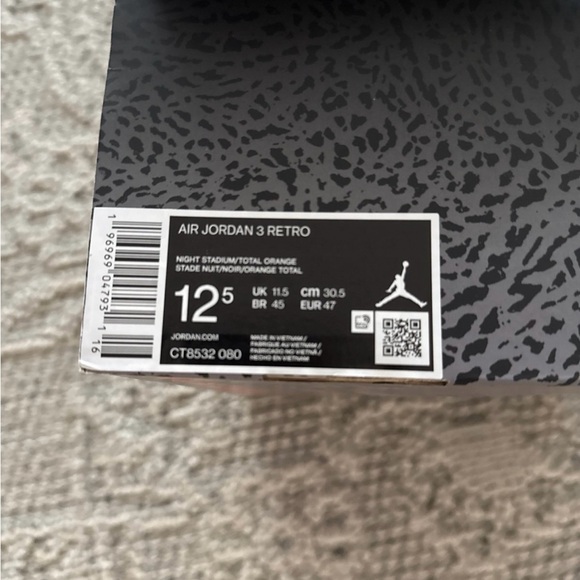 Air Jordan 3 - Picture 6 of 6